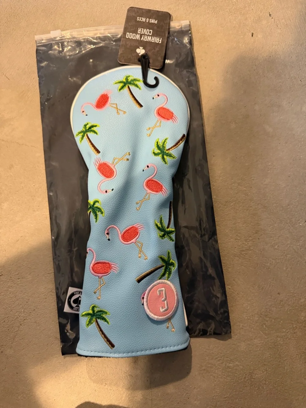 Pins & Aces Light Blue Flamingo Golf Club Headcover - Picture 2 of 2